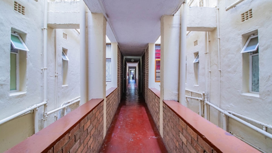 1 Bedroom Property for Sale in Amalinda Eastern Cape